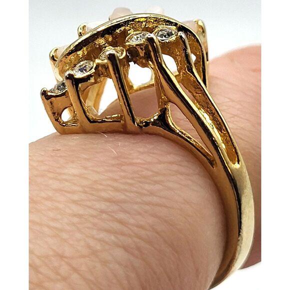 1960's UNCAS Costume Cocktail Ring Faux Navette Opals Clear Rhinestones Gold 7 - Picture 3 of 8